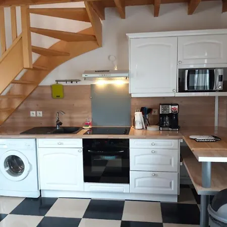 192 Rue De L'imperatrice Apartment